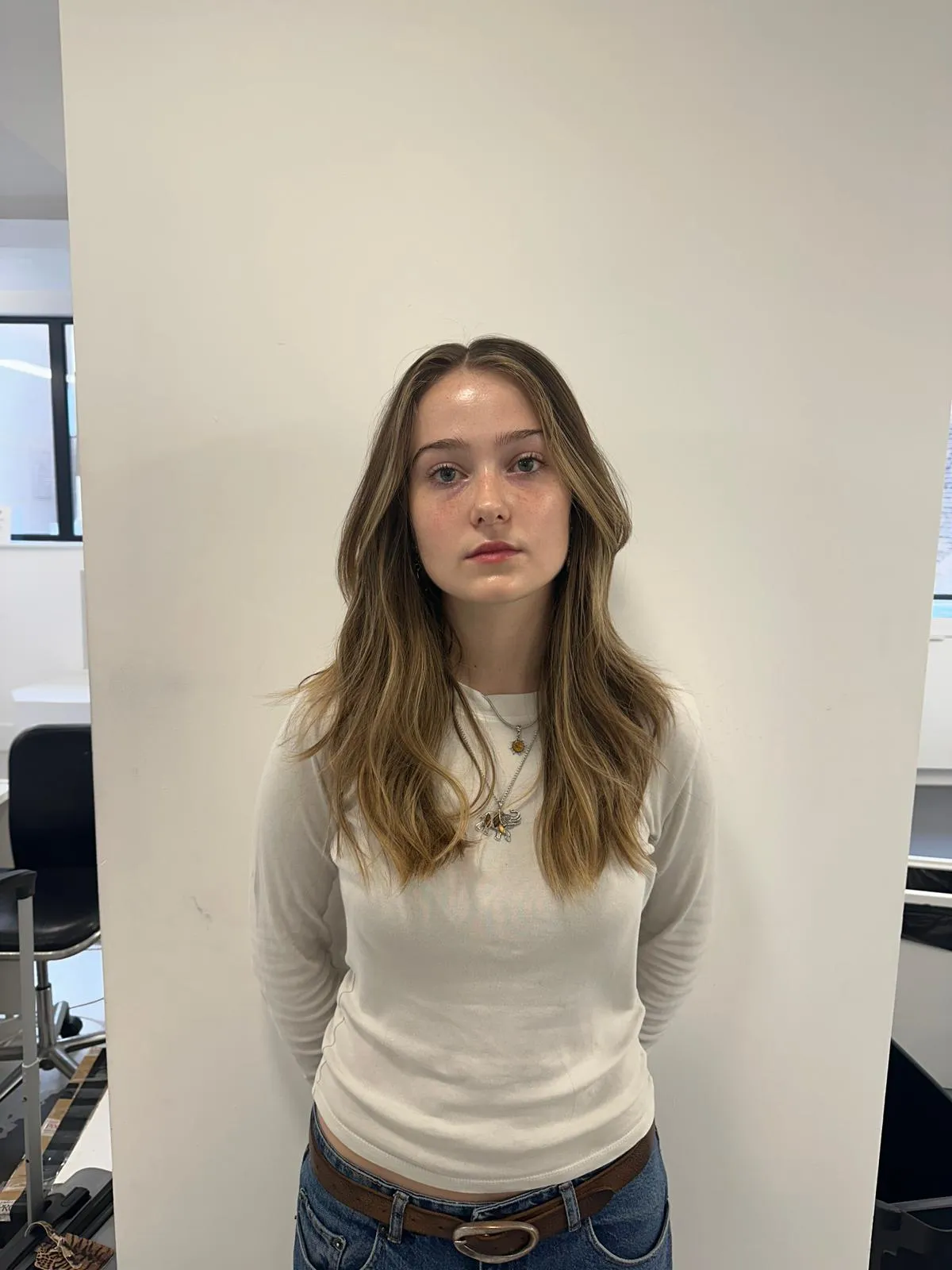 One length and soft outline at front and long layers
