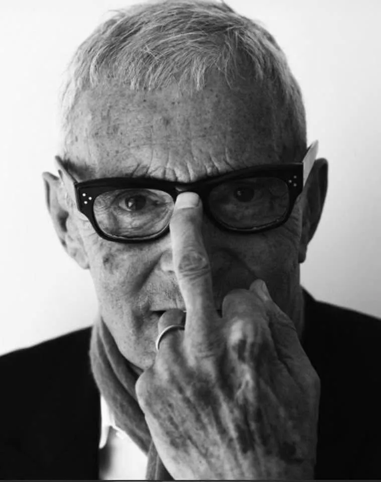 Vidal Sassoon, zakladatel moderního geometrického střihu (1928-2012), černobílý portrét